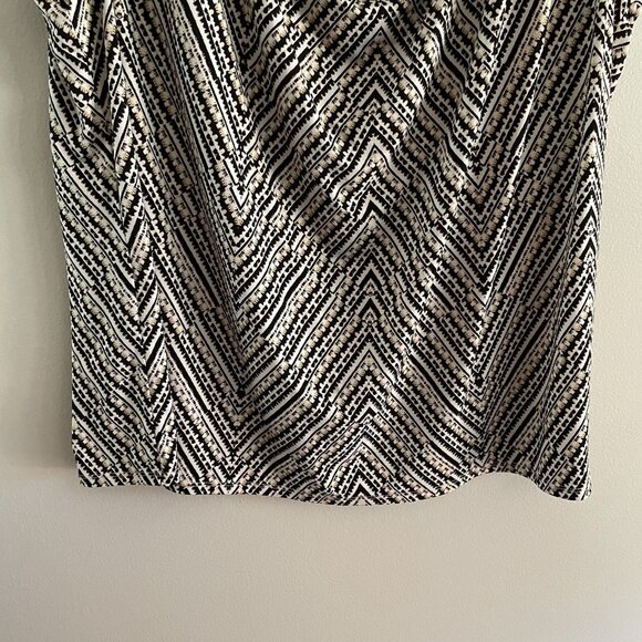 Lane Bryant Womn Plus 26/28 White/Black Boat Neck Zipper Shoulder Sleeveless Top - Picture 2 of 8